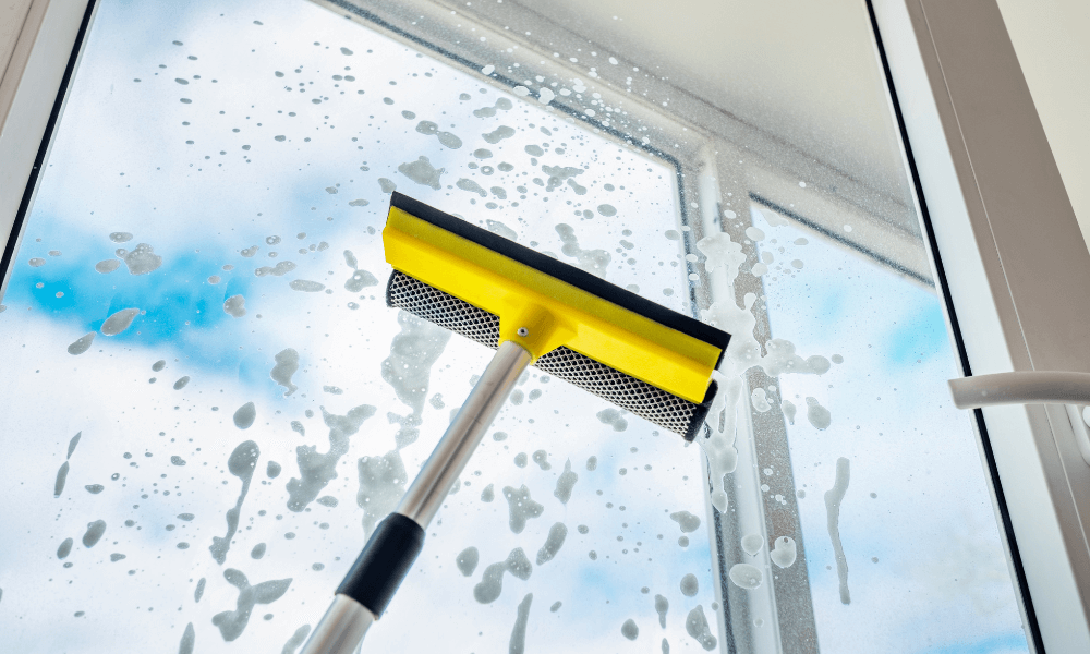 Mycie okien bez smug