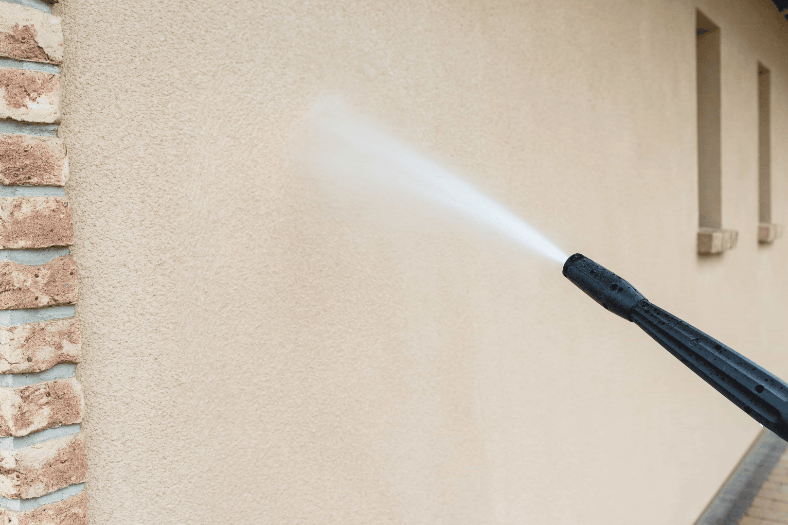 Washing dirty facade