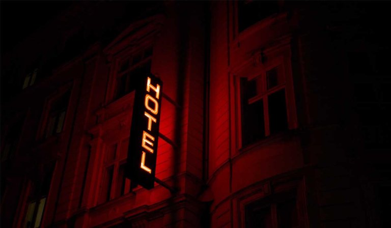 
Jak zadbać o powierzchnie podłogowe w hotelu?					
